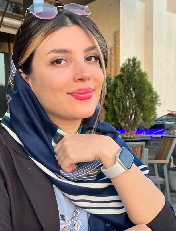 رها صادقی